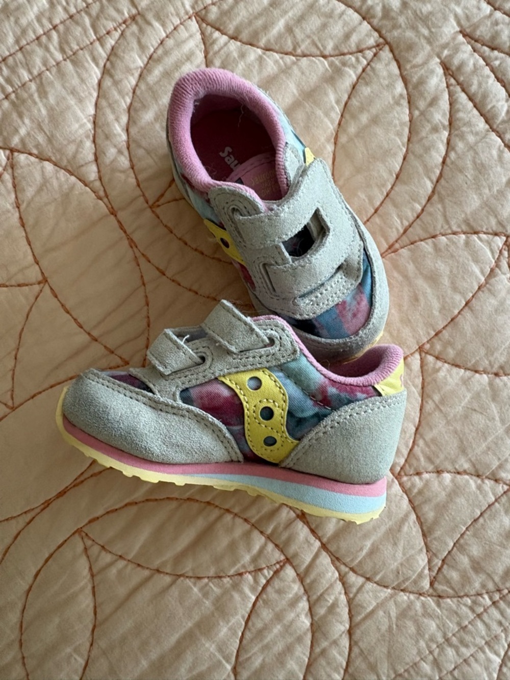 Saucony Girls Grey Suede Sneakers with Pink and Yellow Accents